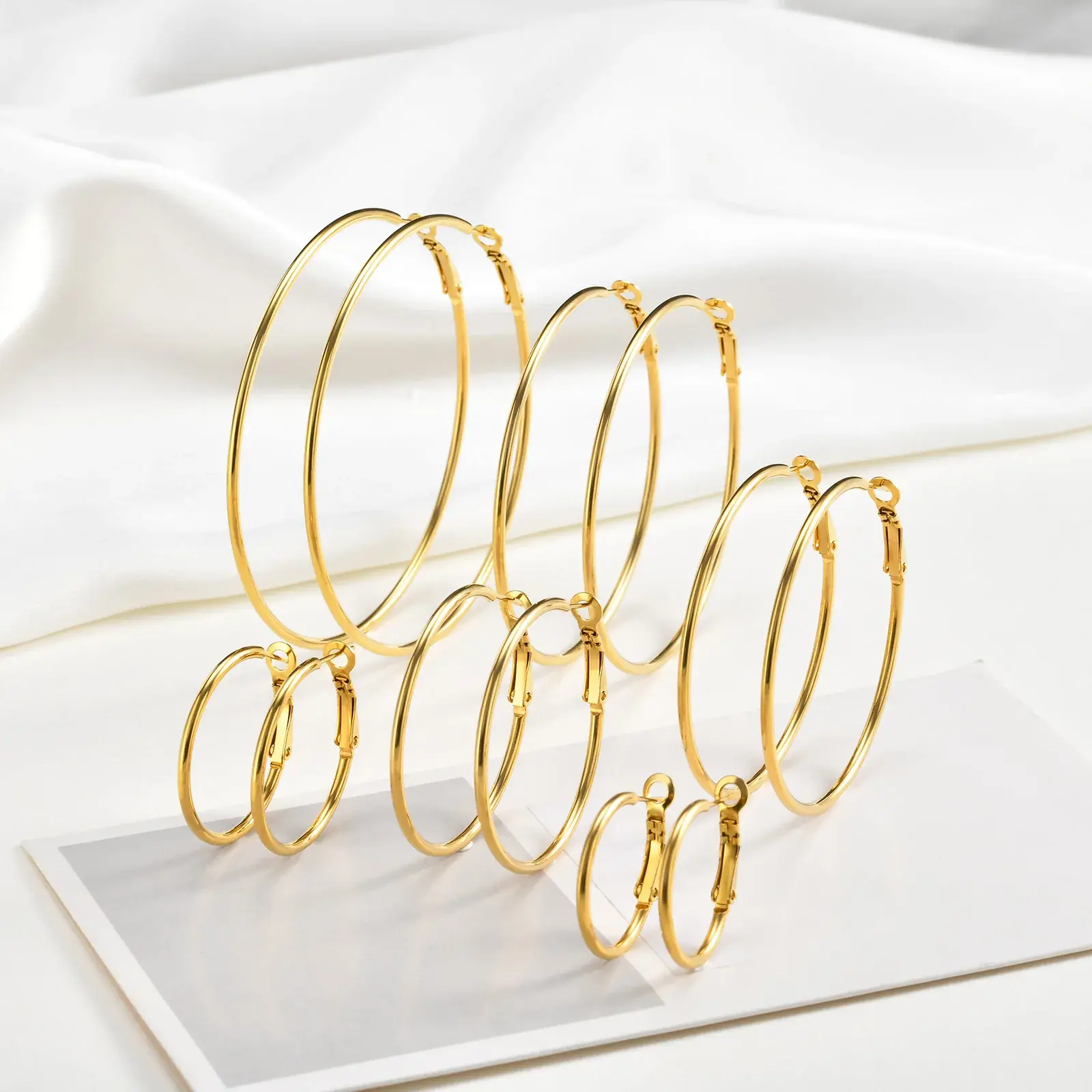 أقراط هوجي كلاسيكية من الفولاذ المقاوم للصدأ على شكل دائرة كبيرة للنساء، 40 مم/50 مم/60 مم/70 مم