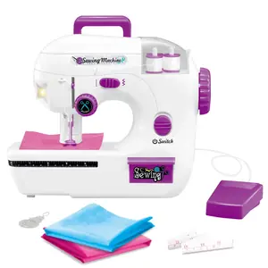 ألعاب ماكينة الخياطة، ماكينة خياطة محمولة تعمل بالبطارية مع شريط قياس وقماش، هدايا للأطفال لا تشمل البطارية