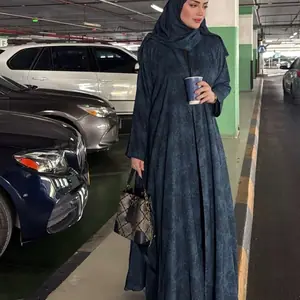 عباية عربية بأكمام طويلة